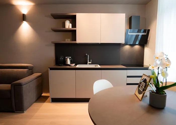 The Corner Elegant Апартаменты Бергамо