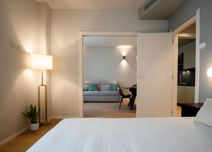 Апартаменты The Corner Elegant *
