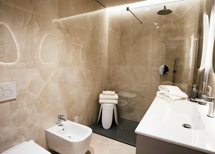 Апартаменты The Corner Elegant *